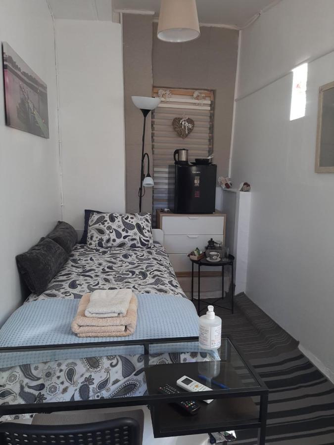 Georgias House 7 Min From Athens Airport