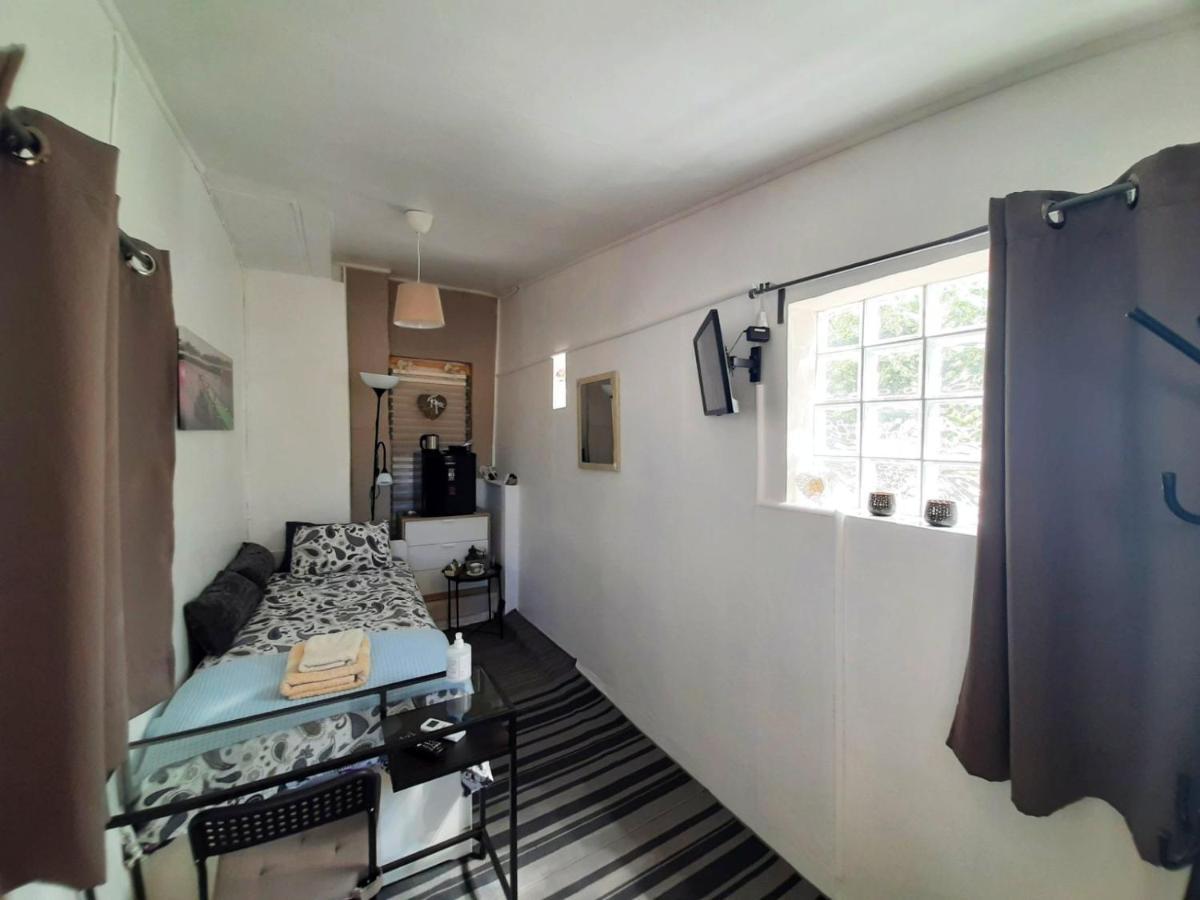Georgias House 7 Min From Athens Airport Apartment